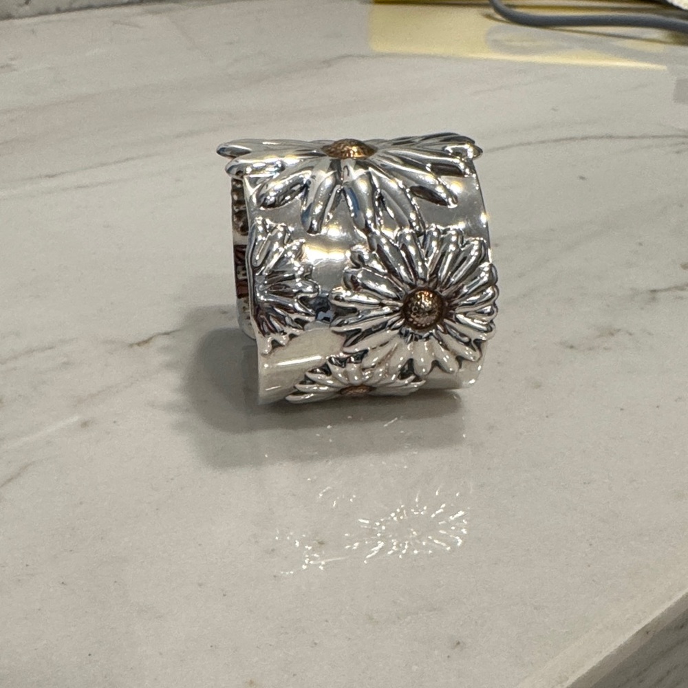 2003 Tiffany Daisy Wide Sterling Silver Cuff Bracelet with Gold Centers - Picture 4 of 11